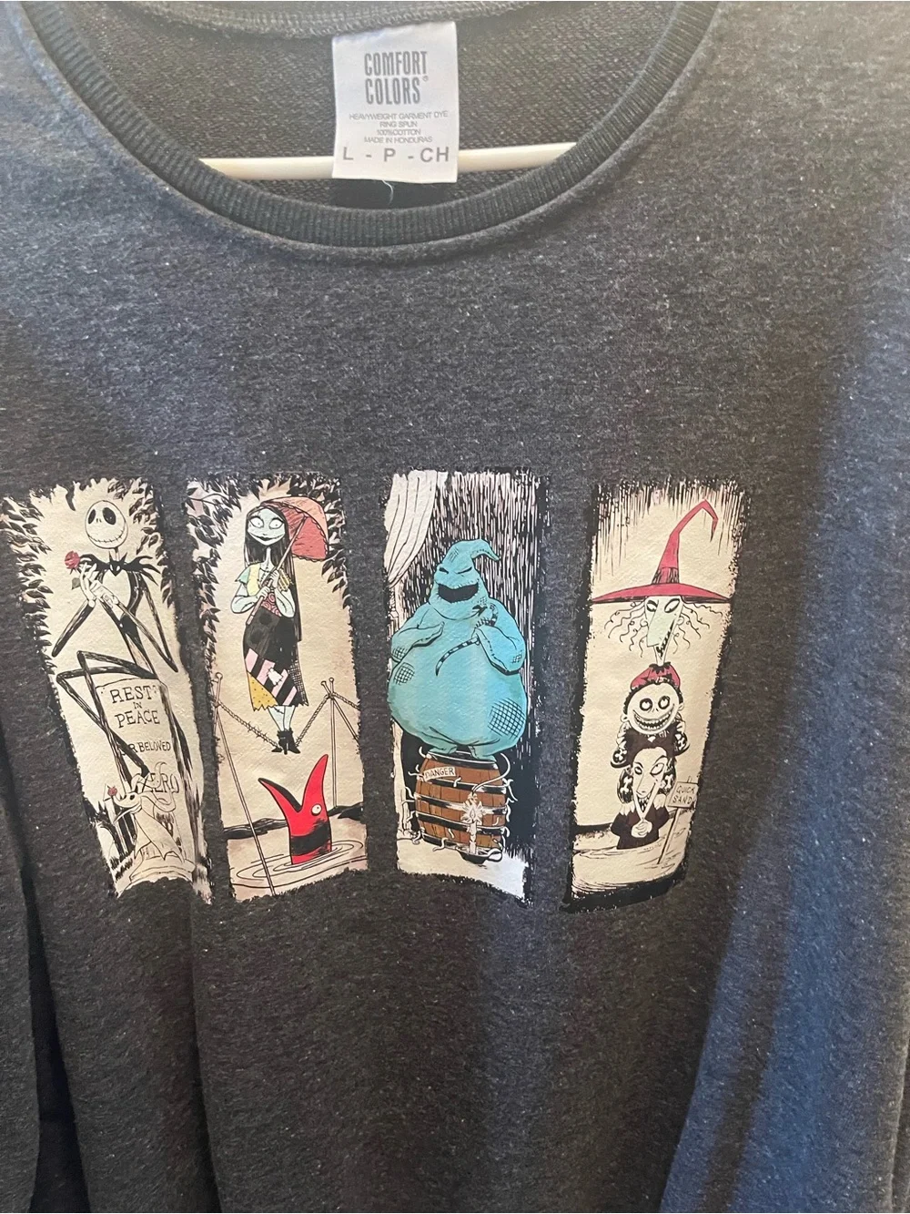 Comfort Colors unisex Gray Crewneck Sweatshirt Nightmare before Christmas - Picture 2 of 6